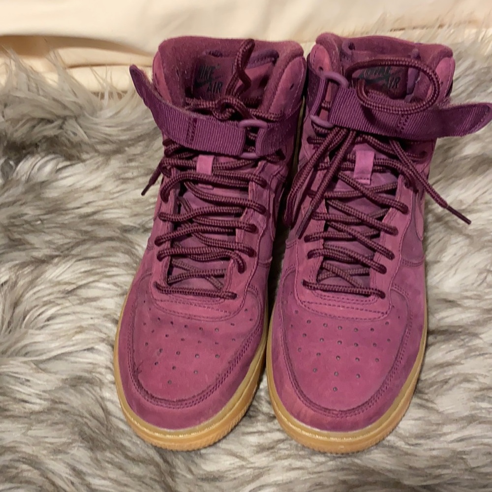 Nike burgundy high top Air Force with bubblegum sole. Size 6 Youth